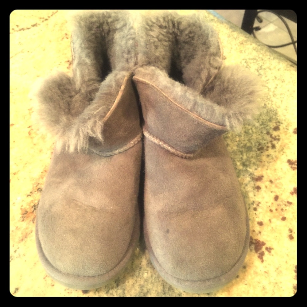 Ugg Mini Bailey Button Boot Grey Sz.1 little girl